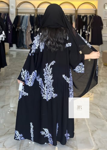 عباية كريب المملكة بتطريز ابيض