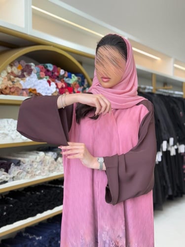 عباية نايله بقماش برنت كسرات بلاسيه وردي غامق