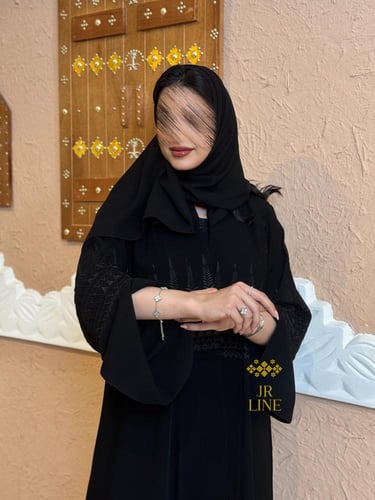 عباية امجاد بقماش كريب الاناقه تدخيلات ملكي مطرز ا...