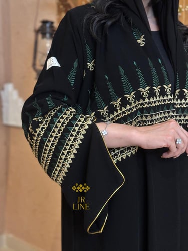 عباية امجاد بقماش كريب الاناقه تدخيلات ملكي مطرز ذ...