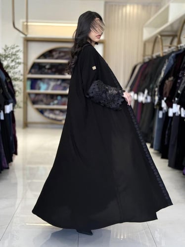 عباية طيف بقماش كريب ملكي دانتل بالكم