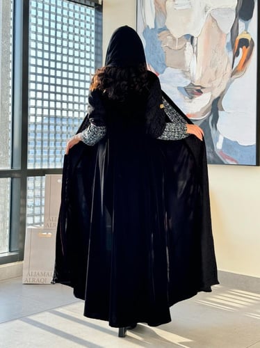 تشكيلة شتاء 2024 - عباية اكتمال مخمل تدخيلات دانتل...