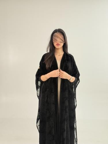 عباية مهره بقماش شيفون مخمل مبطن بكريب ملكي اسود