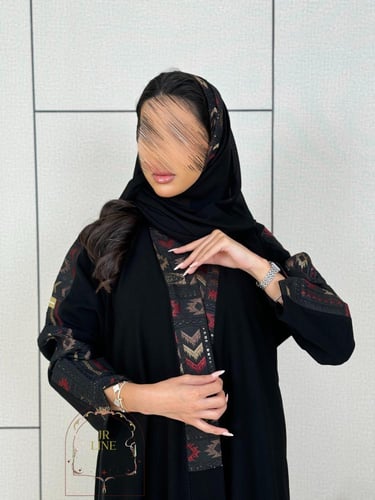 عباية نجد بقماش كريب ملكي تدخيلات روكاما مطرز عناب...