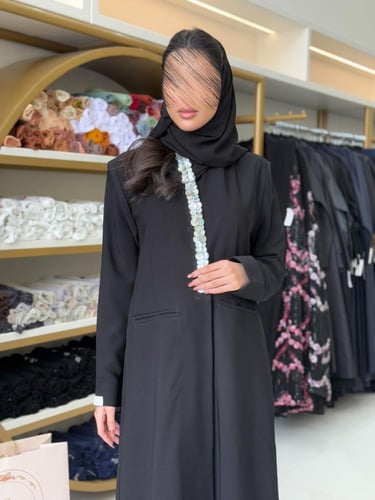 عباية اسماء بليزر كريب رموش مزين بصدف اسود