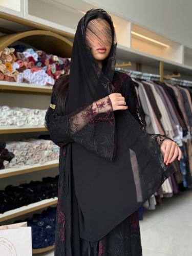 عباية رنين بقماش شيفون تطريز كامل مبطن عنابي