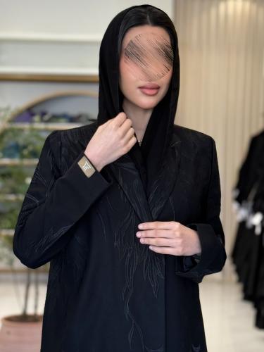بليزر | عباية رانيا بقماش كريب ايطالي بتطريز اسود