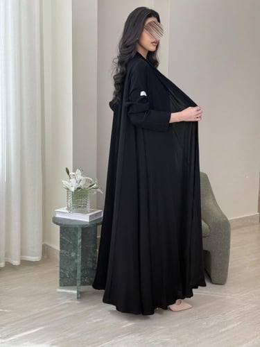 عباية نوران بقماش كريب الابداع ببنسات اسود