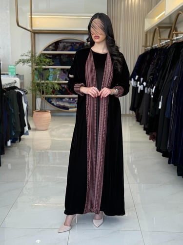 عباية نيفين بقماش مخمل كوري تدخيلات كشميري دبل فيس...