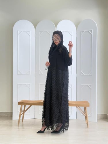 عباية دلع بقماش كريب ملكي تدخيلات جبير ملكي 1