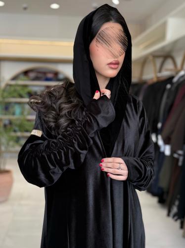 عباية سيرينا يقماش مخمل استرتش مغاط مع فتحه اصبع ب...