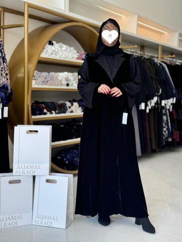 تشكيلة شتاء 2024 - عباية وصايف بقماش مخمل مع دانتي...