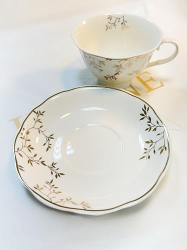 بوكس اهداء الشال الكشميري ( سيتم شحن اللون المتوفر...