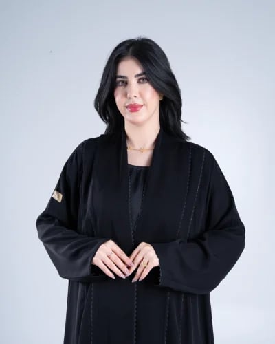 عباية لين بقماش انترنت مزين بقيطان اسود