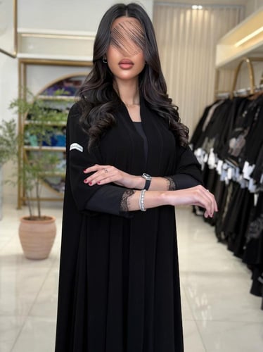 عباية غوايش بقماش كريب ملكي كم استرتش بدانتل