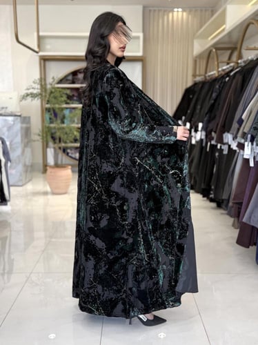عباية الفاتنه بقماش شيفون مخمل ياباني اخضر