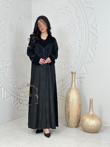 عباية راين بقماش كريب ملكي تدخيلات جاكار بشك