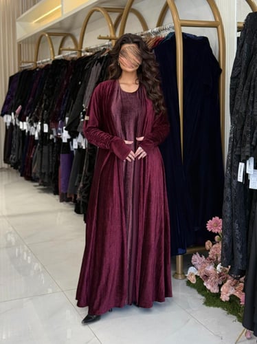 عباية فله بقماش مخمل استرتش كرمشه بالكم وفتحه اصبع...