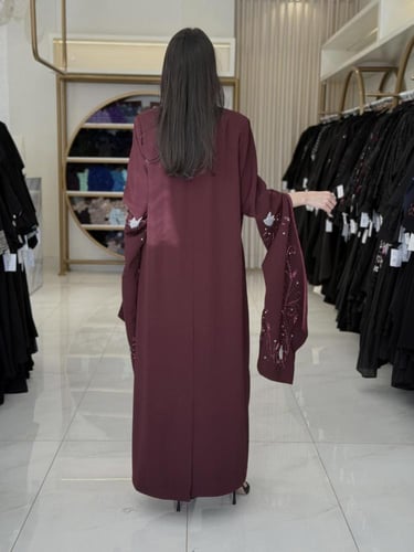 كولكشن العيد | عباية اليزابيث بقماش كريب رموش كم ف...