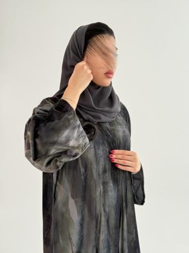 عباية عنان بقماش مخمل برسم زيتوني