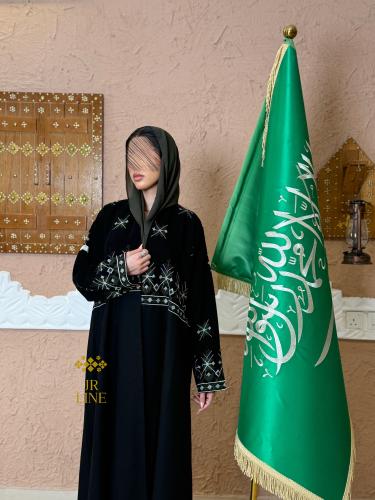 عباية رؤية بقماش كريب الابداع بتطريز اخضر