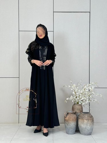 عباية نجد بقماش كريب ملكي تدخيلات روكاما مطرز اخضر