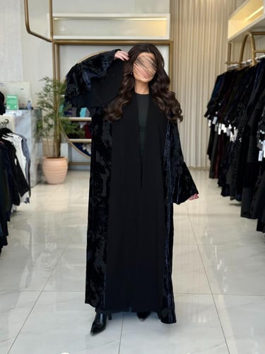 عباية جميله بقماش كريب الابداع مع شيفون مخمل كحلي