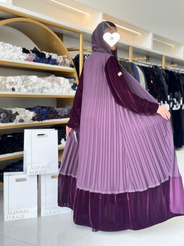 عباية ديلارا كريب الاناقة مع مخمل بنفسجي غامق