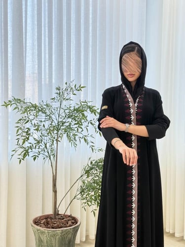 عباية فرحه بقماش ملكي بتطريز كرز دبل كلوش نود مع ع...