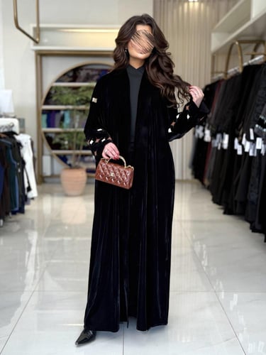 عباية تومي بقماش مخمل كوري حياكة بالكم اسود