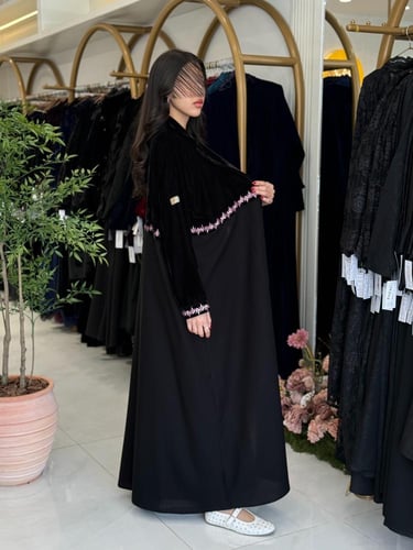 عباية محاسن بقماش مخمل كوري تدخيلات كريب الاناقه ب...