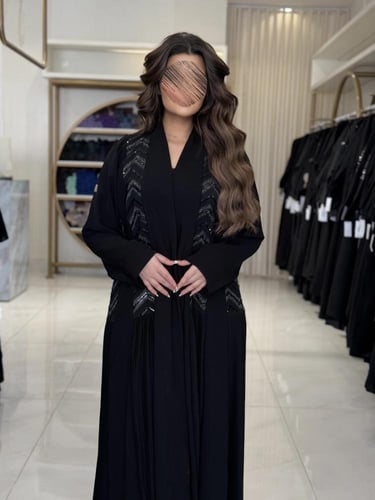 كولكشن العيد | عباية عواطف بقماش كريب رموش مزين بت...