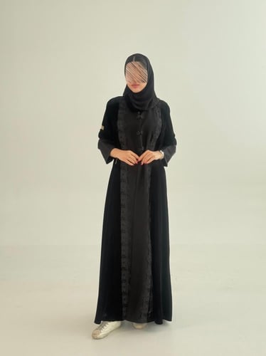 عباية عايدة بقماش مخمل كوري تدخيلات كريب الاناقه ب...