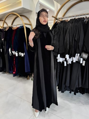 عباية ايسل بقماش كريب باربي بتدخيلات مخمل