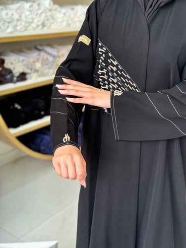 عباية ميار كريب الابداع مزين بشك ناعم