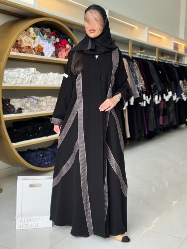 عباية ميرال كريب بلاك مع تطريز ناعم