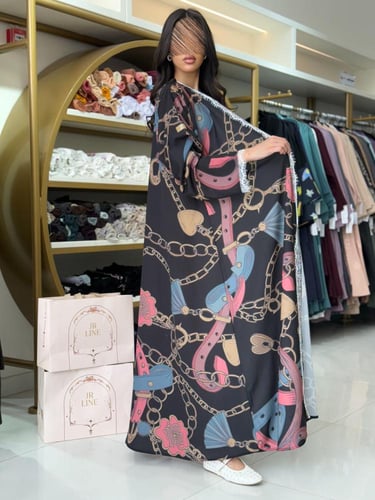 عباية الهبه لبنى بقماش حرير تويل اسود برسم سلسال