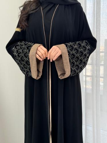 عباية بشرى كريب الابداع مع تطريز مخمل مربع