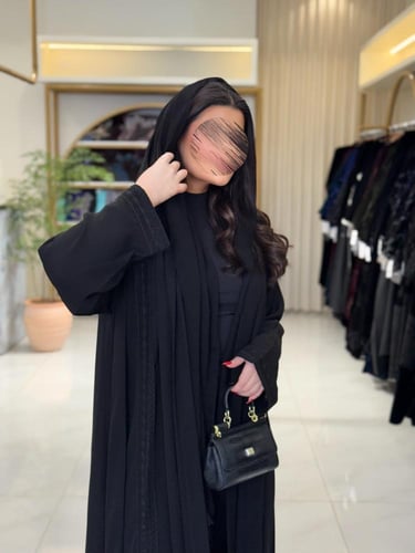 عباية نوف بقماش انترنت بتطريز ناعم 3