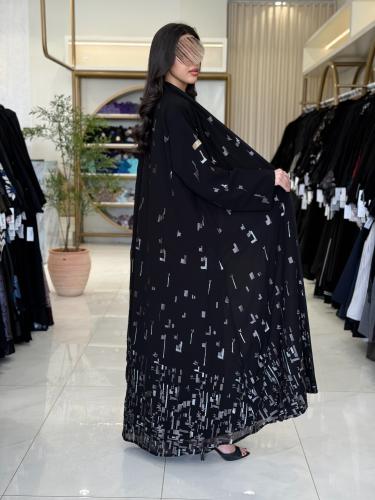 عباية تورد بقماش شيفون بتطريز بيج