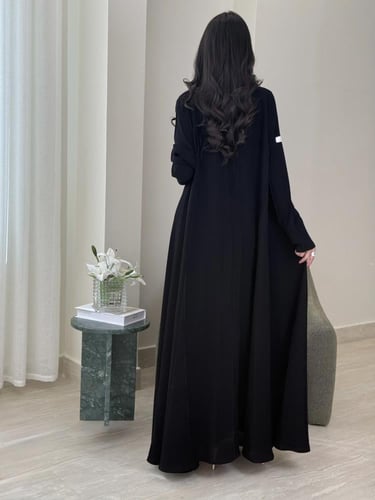 عباية نوران بقماش كريب الابداع ببنسات اسود