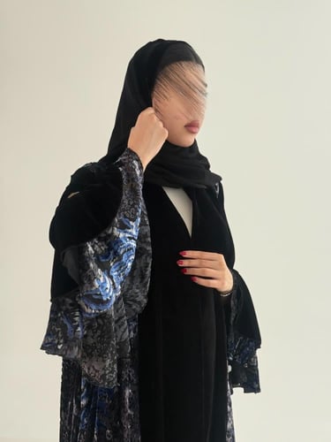 عباية غيوم بقماش مخمل كوري تدخيلات شيفون كحلي