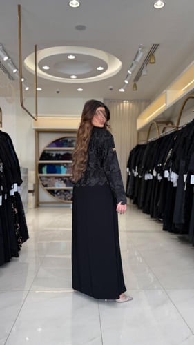 كولكشن العيد | عباية جوري بقماش كريب رموش مع جبير...