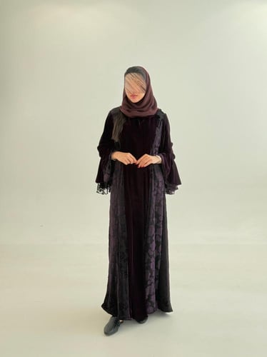 عباية هدى بقماش مخمل كوري تدخيلات شيفون بنفسجي