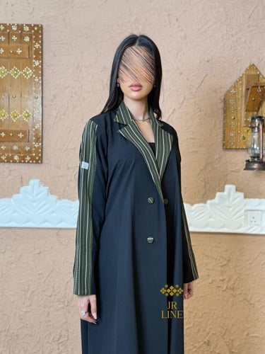 اليوم الوطني | عباية انفة بقماش كريب كيوتكس