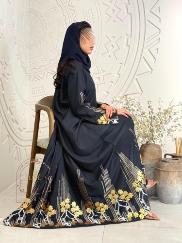 عباية صبا بقماش لنن بارد تطريز ترتر كحلي