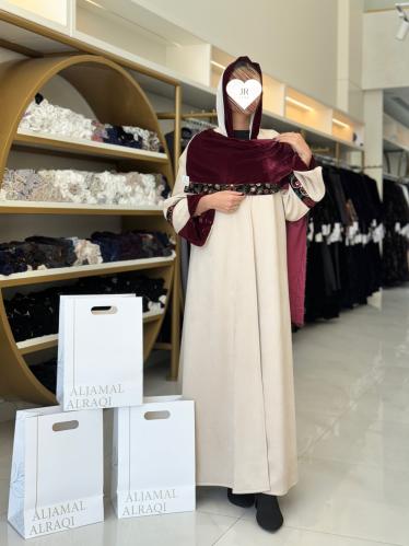 رتشكيلة شتاء 2024 -عباية ياسمين بقماش مخمل بشال مط...