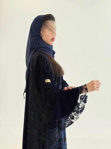 عباية هدى بقماش مخمل كوري تدخيلات شيفون كحلي