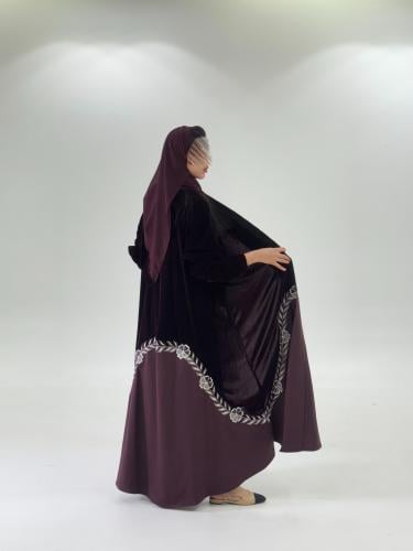 عباية الماس بقماش مخمل كوري بتطريز ورود عنابي (فتح...