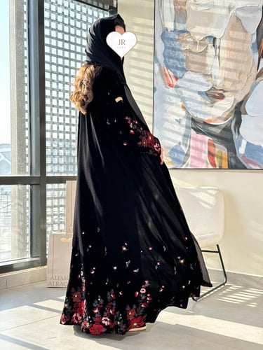 تشكيلة شتاء 2024 - عباية انسام بليزر مخمل تطريز ور...